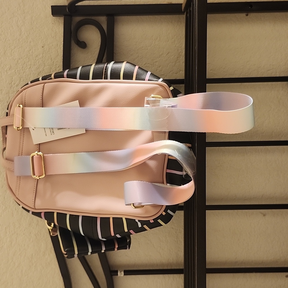 Betsey Johnson backpack NWT - Picture 3 of 3